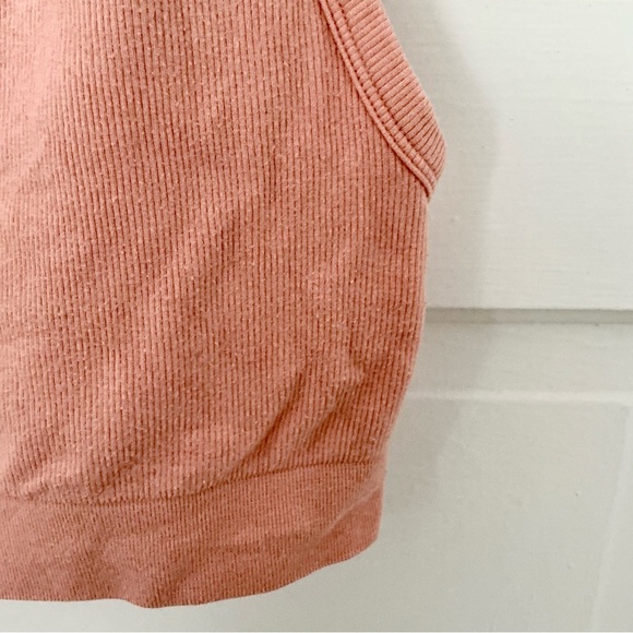 Old Navy Peach Ribbed Racerback Crop Tank - Picture 4 of 4